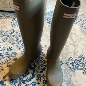 Hunter Rain Boots - Olive Green